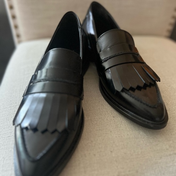 Shoes - NWOB Elegant Black Loafers for women made in Portugal